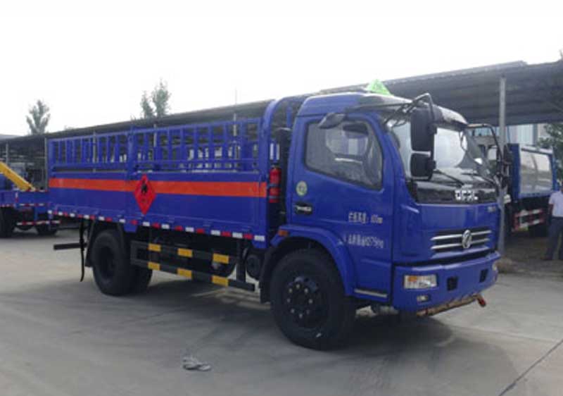 東風(fēng)D7/F7倉欄式氣瓶運輸車圖片