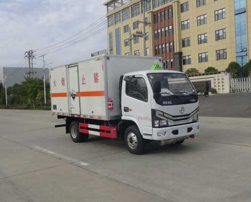 東風(fēng)D6腐蝕性物品廂式運輸車圖片